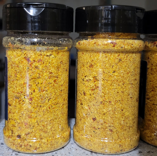 Dried orange peel is also a source of potassium, a mineral that helps regulate muscles and blood pressure. Potassium also helps convert blood sugar into glycogen, which is stored in muscle tissue and converted into energy. Dried orange peel has 14 percent of the RDA of vitamin C. Vitamin C helps promote healthy cell growth and repairs tissues.